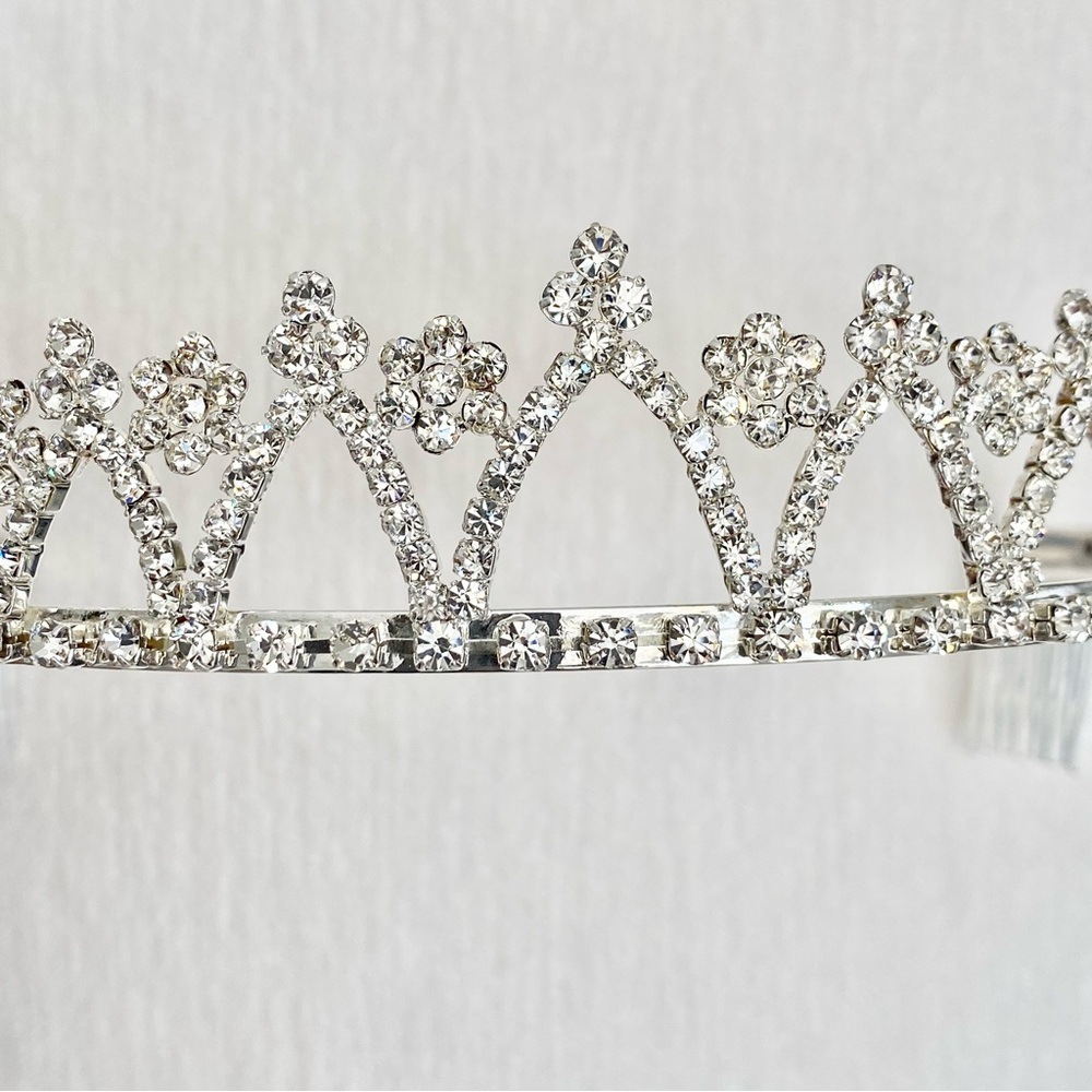 David's Bridal Sparkling Silver Rhinestone Tiara - Picture 2 of 7